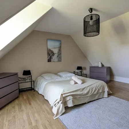 Holiday home Echapee Blonvillaise, Maison Familiale Avec Jardin