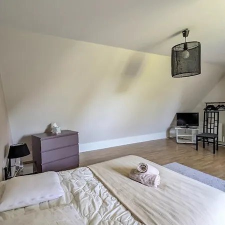 Holiday home Echapee Blonvillaise, Maison Familiale Avec Jardin